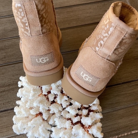 🌴🔆UGG- CLASSIC MINI SNOW LEOPARD BOOTS🔆🌴 - Picture 8 of 14